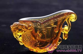 刘晓庆琥珀手镯 如琥珀形成需要长久的沉淀